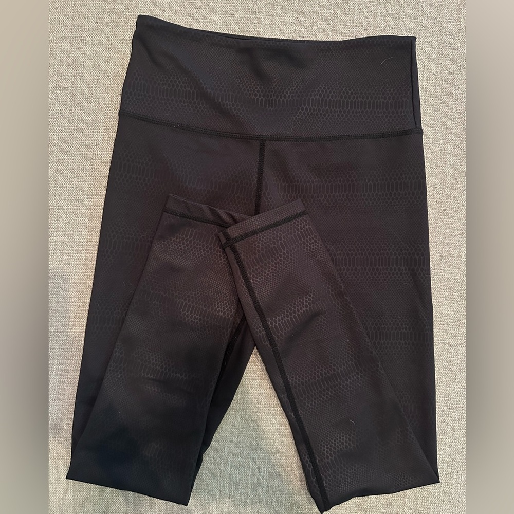 Black Venom Light n Tight Hi-Rise Leggings Size 4